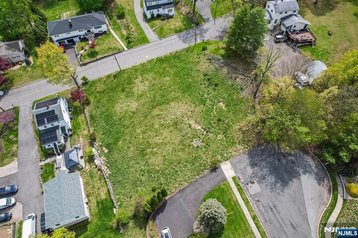 Property Photo:  84-98 Roosevelt  NJ 07508 