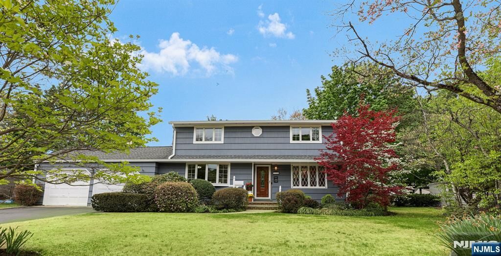 Property Photo:  15 Stephen Avenue  NJ 07035 