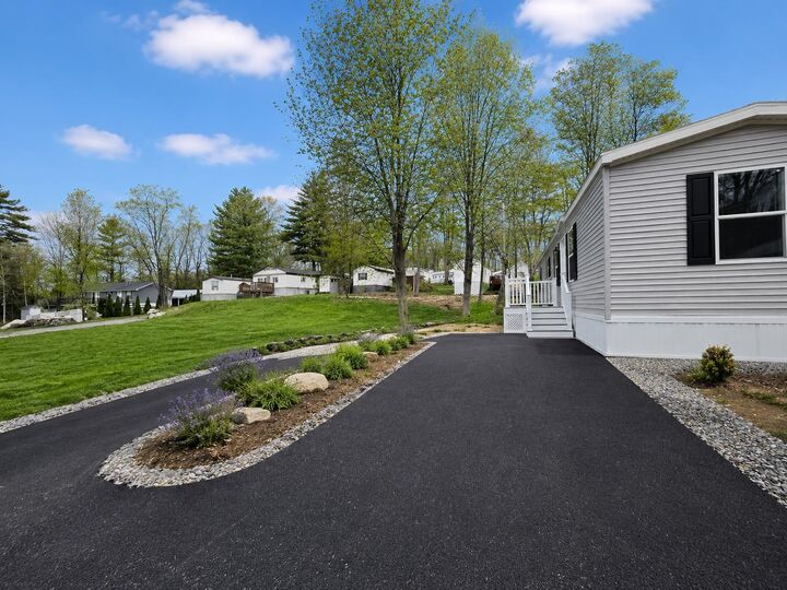Property Photo:  9 Sargent Place  NH 03249 