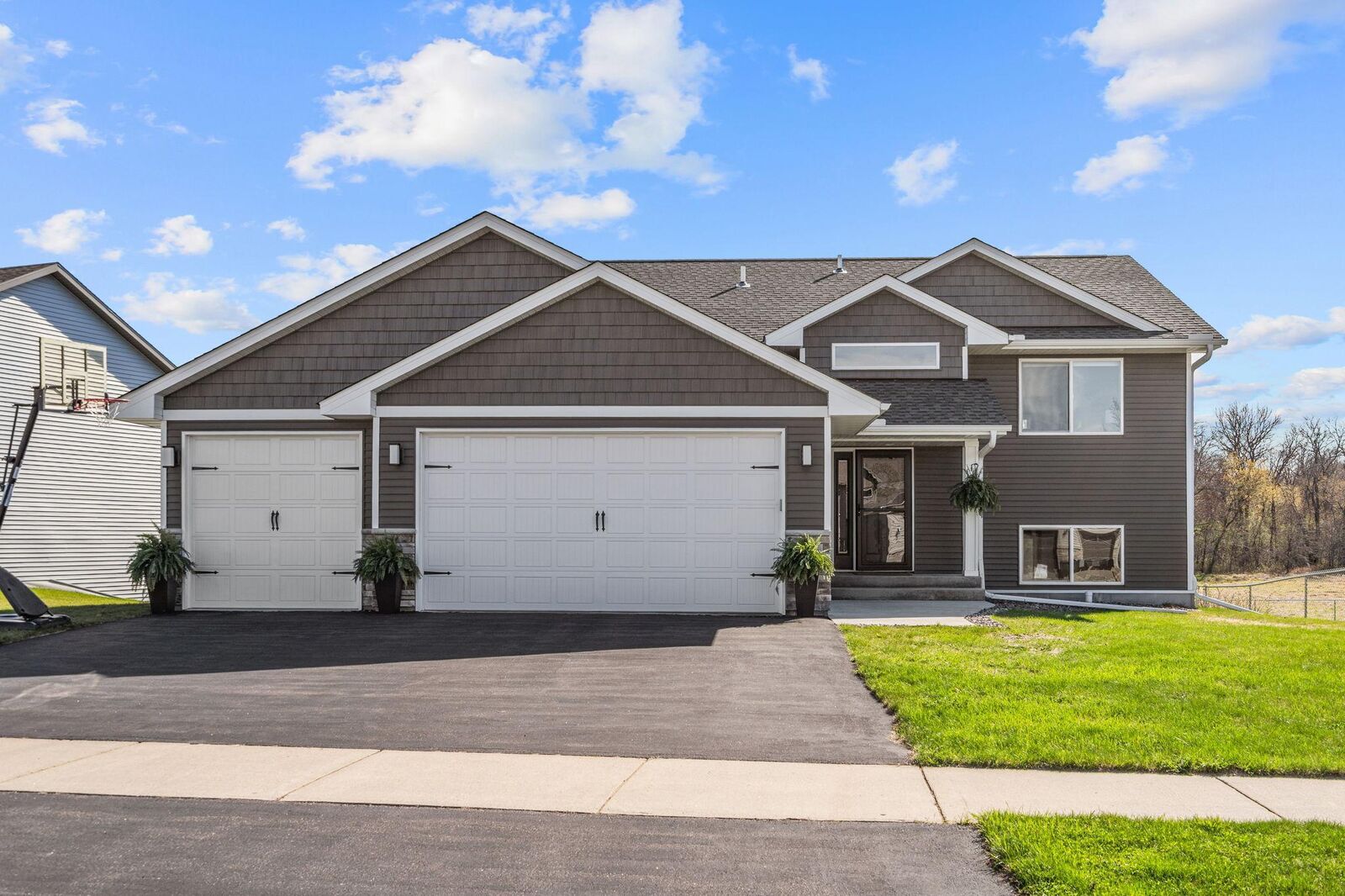 Property Photo:  375 29th Avenue SE  MN 56304 