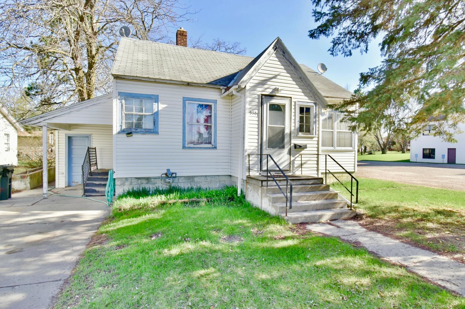 Property Photo:  514 Central Avenue  MN 56347 
