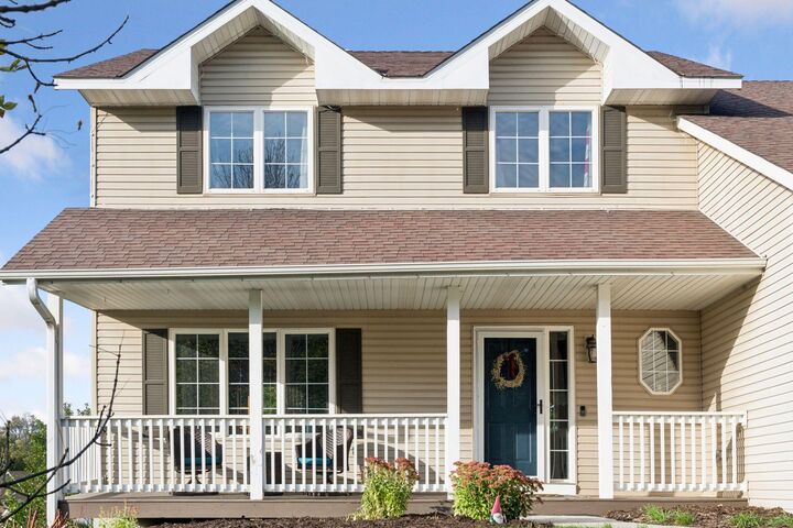 Property Photo:  254 Jaspers Circle S  MN 55318 