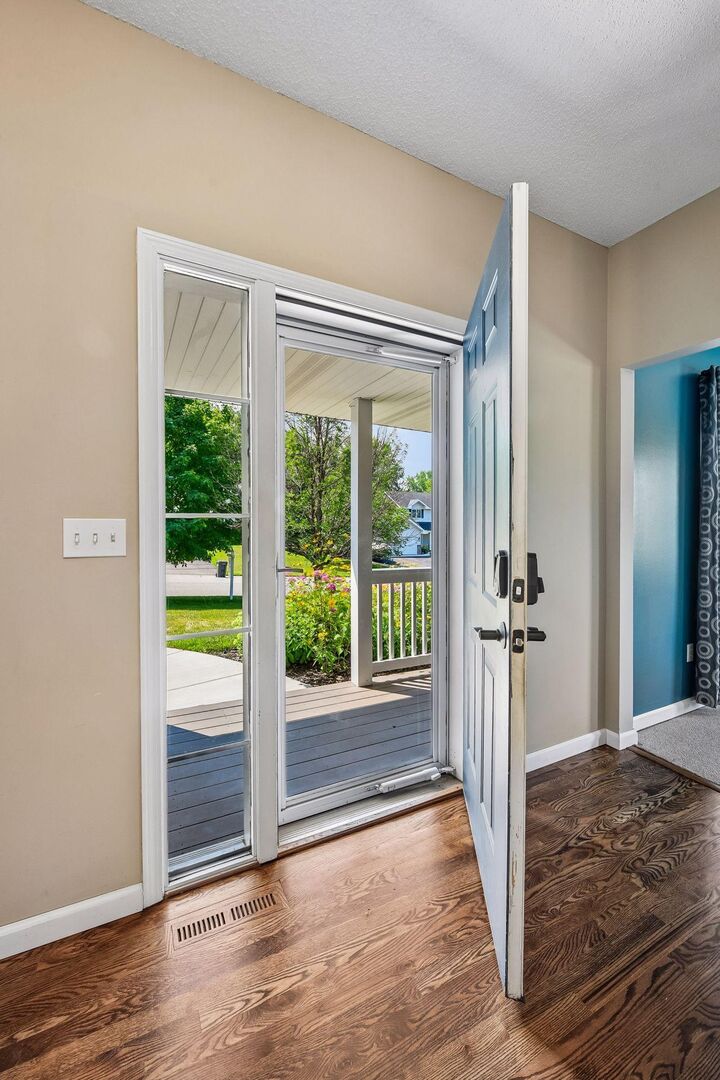 Property Photo:  254 Jaspers Circle S  MN 55318 