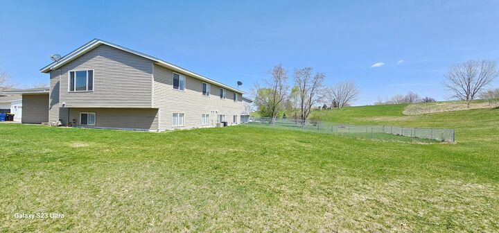 Property Photo:  1501 McIntosh Circle  MN 55379 