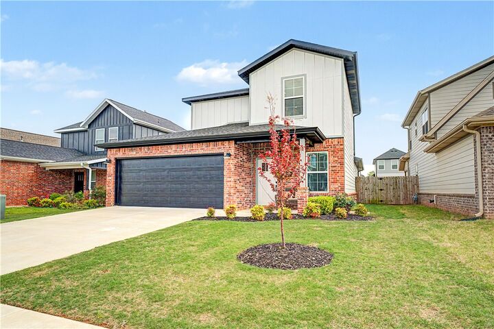 Property Photo:  1716 W Broadway Place  AR 72758 