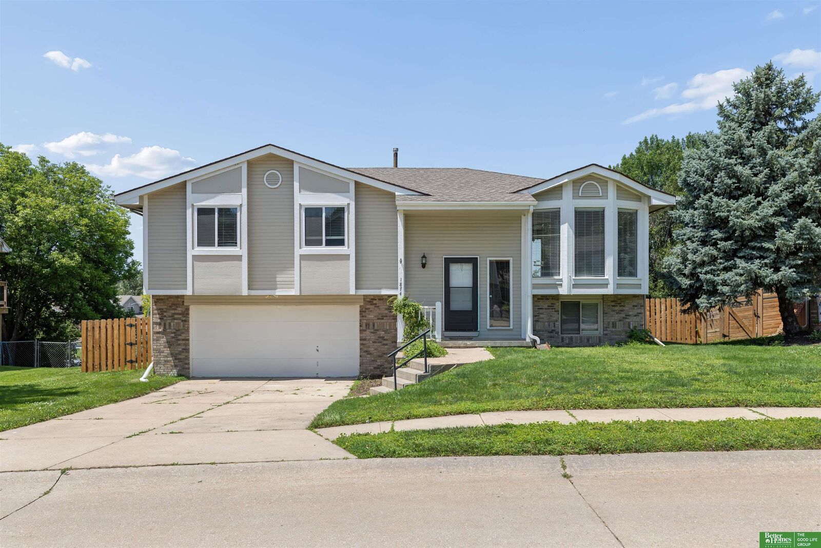 Property Photo:  1874 N 153rd Plaza  NE 68154 
