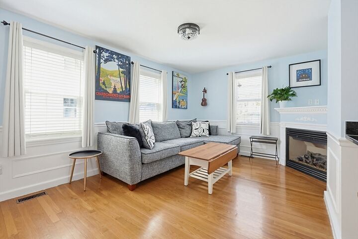 Property Photo:  2 Tremont Place 2  MA 02143 