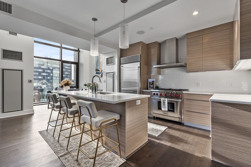 Property Photo:  14 West Broadway 7L  MA 02127 
