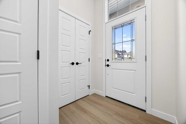 Property Photo:  997 Alpine Drive SW  AB T2Y 0Z3 