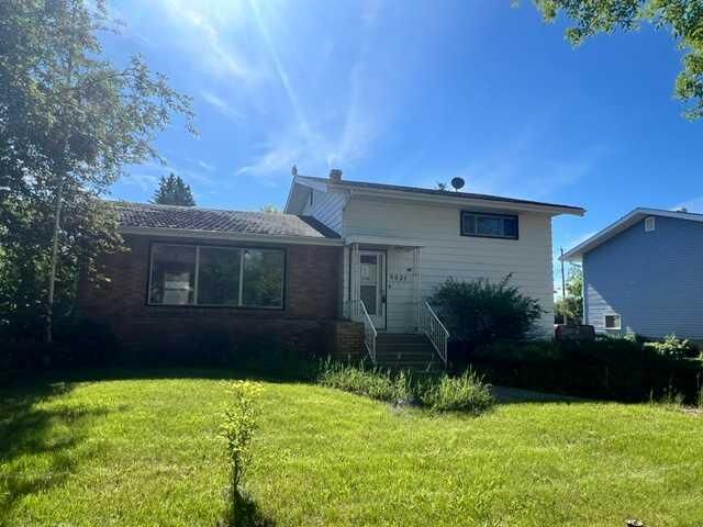 Property Photo:  5021 47 Street  AB T0B 1N0 