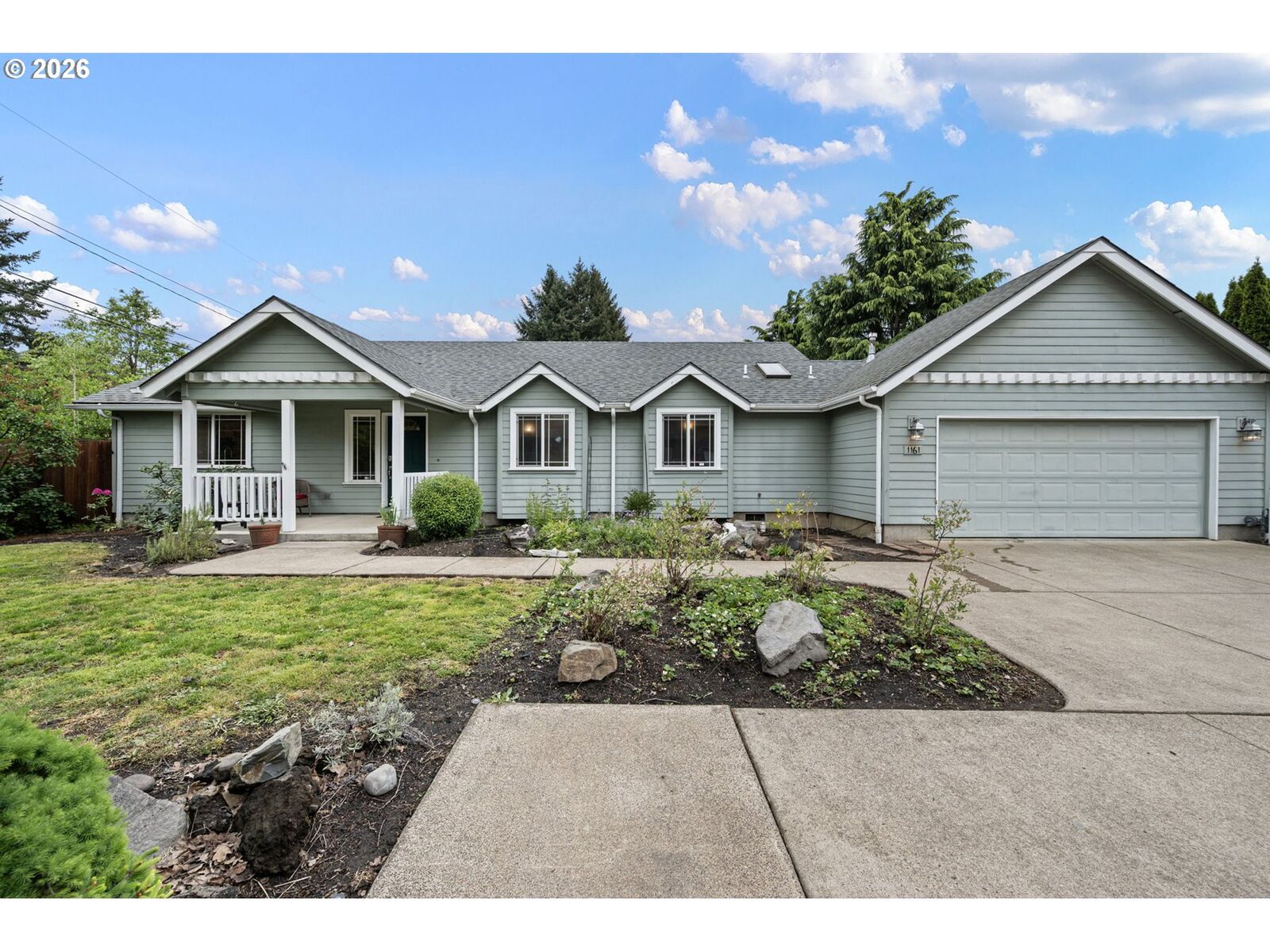 Property Photo:  1161 Molly Ln  OR 97404 