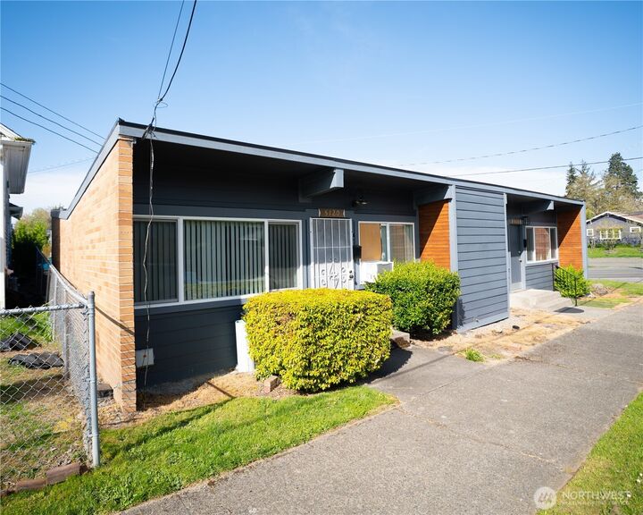 Property Photo:  5319  Wilson Avenue S  WA 98118 