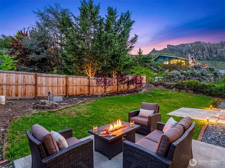 Property Photo:  1111  Splett Street  WA 98801 