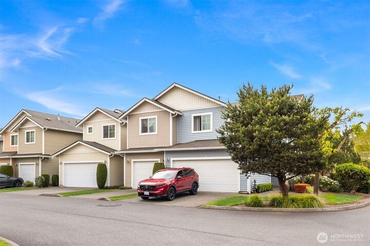 Property Photo:  1224  51st Place NE 104  WA 98002 