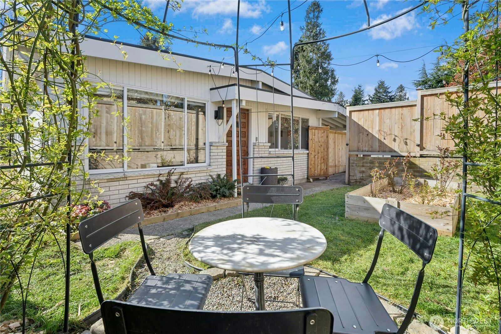 Property Photo:  219 SW 108th Street  WA 98146 