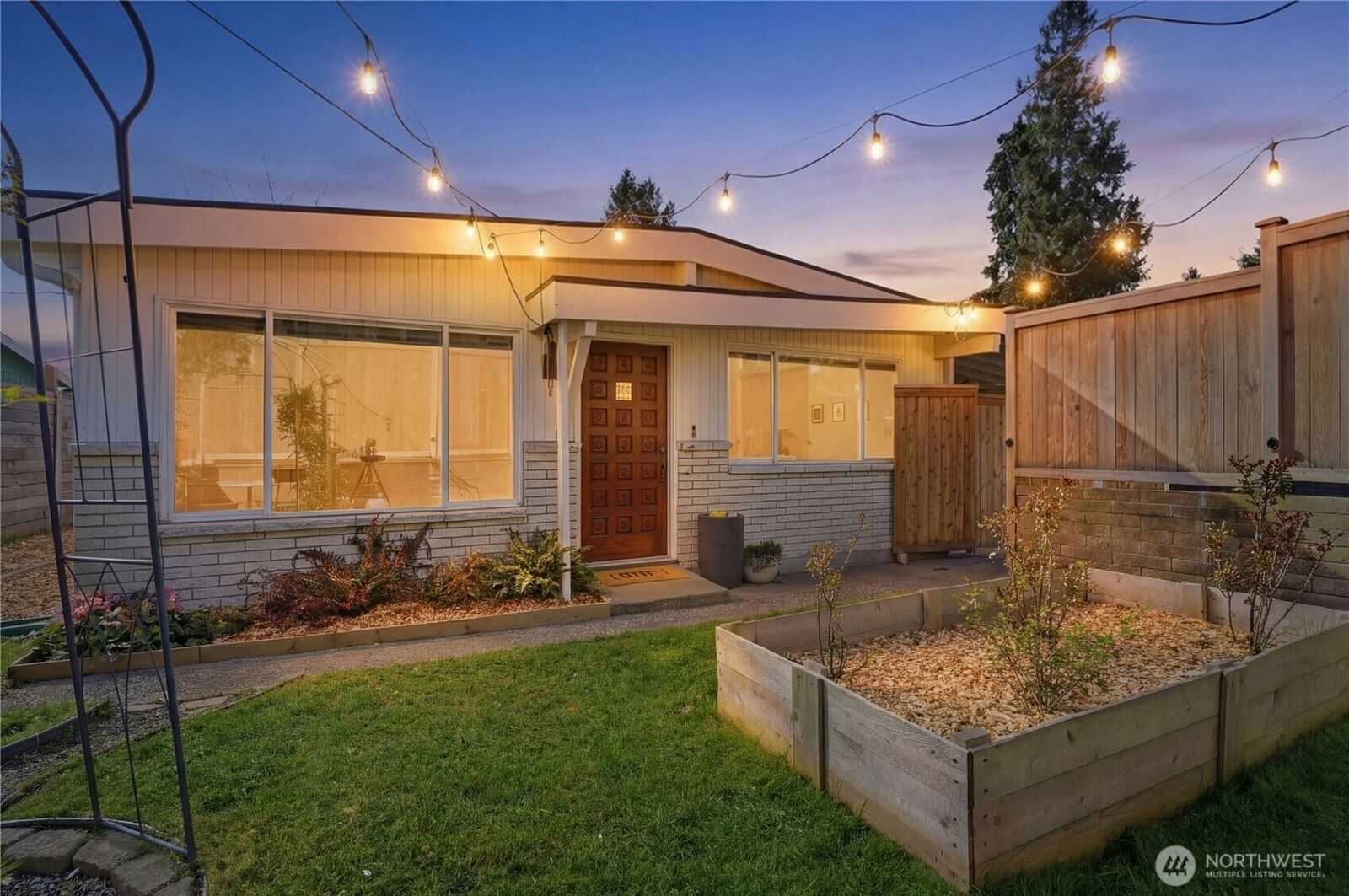 Property Photo:  219 SW 108th Street  WA 98146 