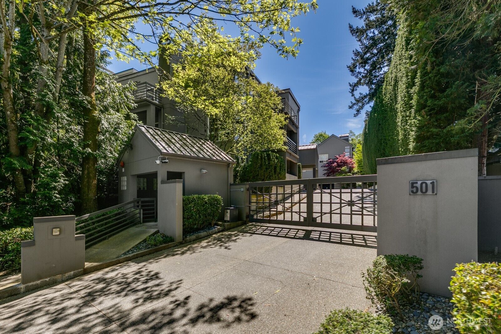 Property Photo:  501  Kirkland Avenue 201  WA 98033 