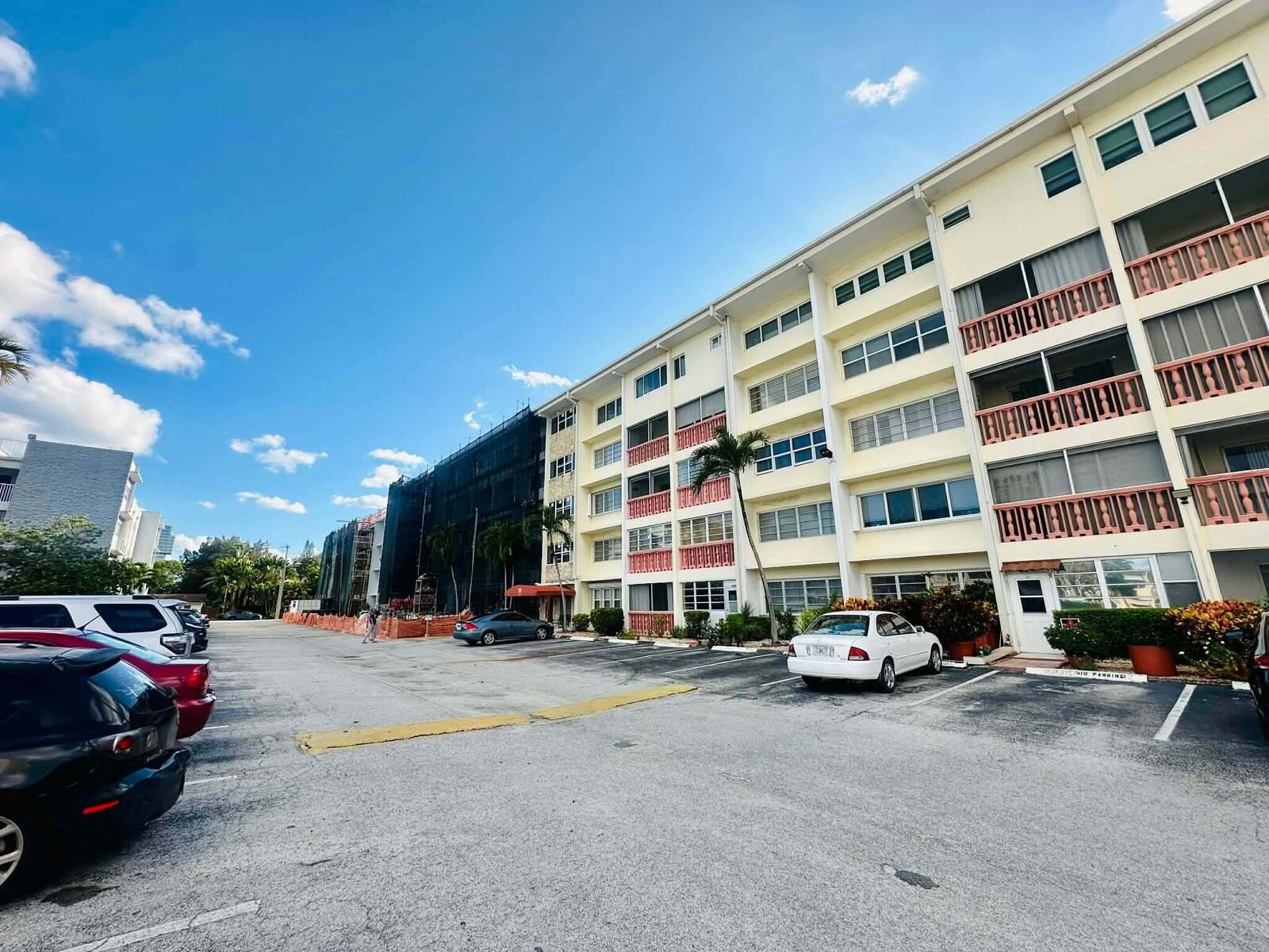 Property Photo: 215 SE 3rd Avenue FL 33009