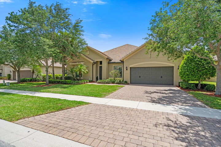Property Photo:  4591 Siena Circle  FL 33414 