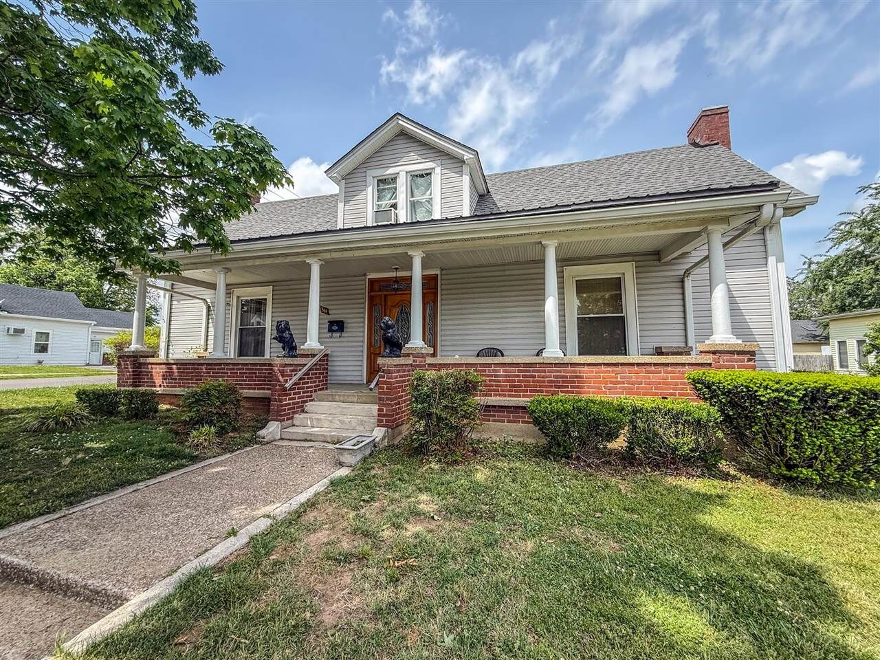 Property Photo:  344 W Cedar Street  KY 42134 