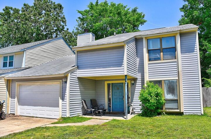 Property Photo: 900 Meadowburm Cir VA 23452