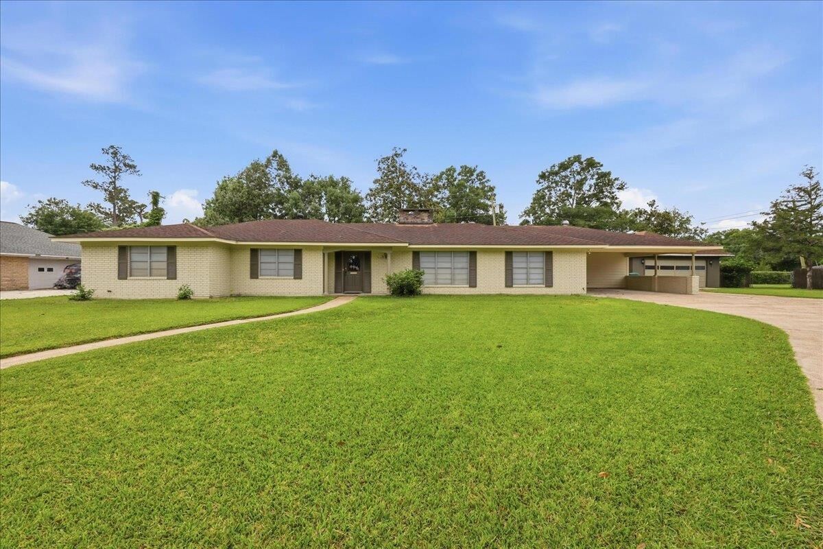 Property Photo:  2127 Treemont Ln  TX 77630 