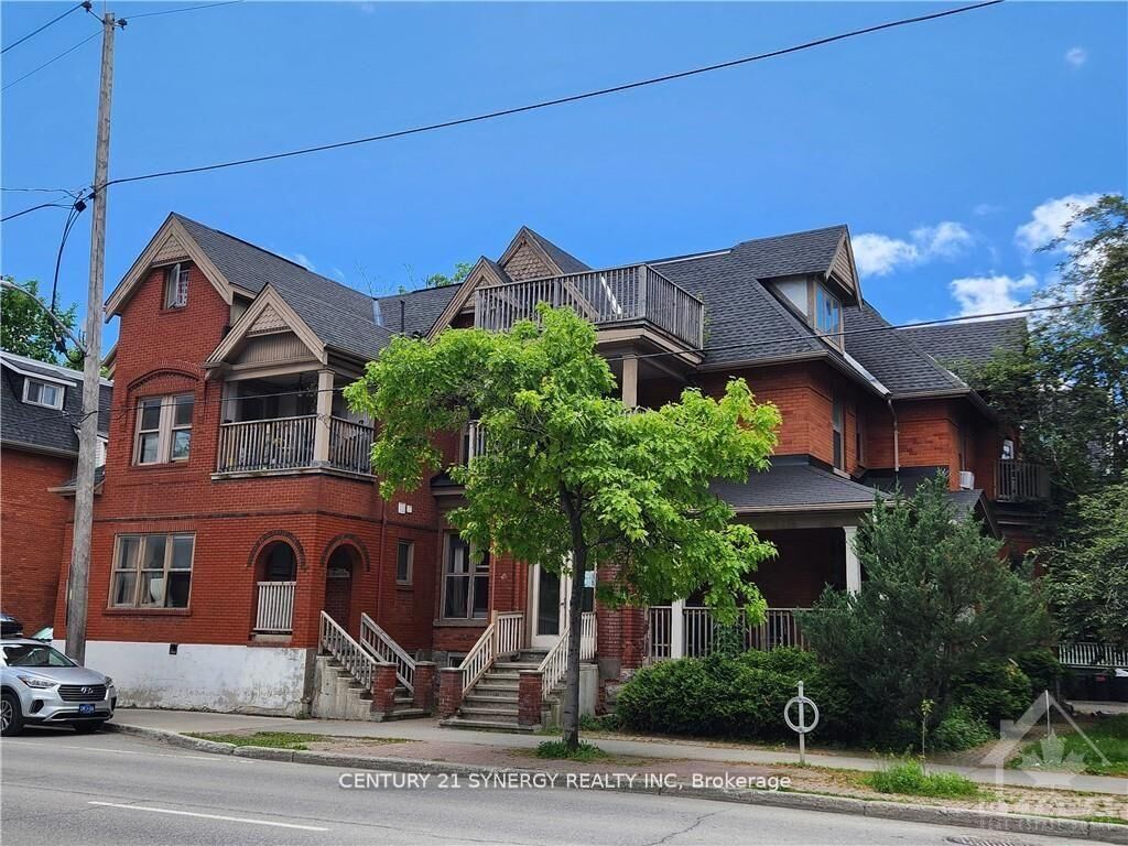 Property Photo: 450 Maclaren Street 2 ON K1R 5K6
