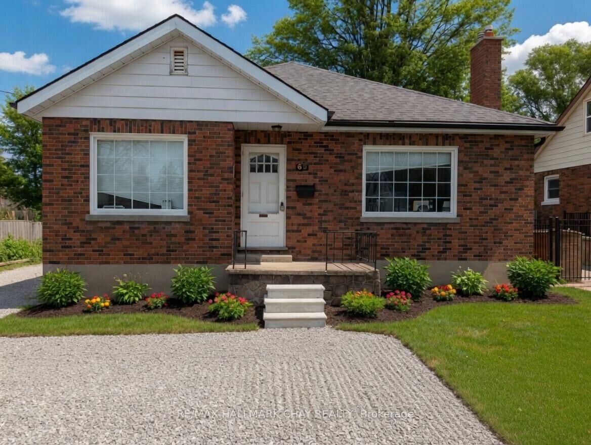 Property Photo: 68 Drury Lane ON L4M 3C8