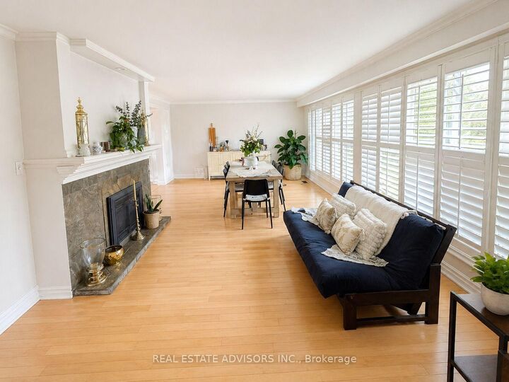 Property Photo: 1 Lakehill Crescent ON M1M 1E5