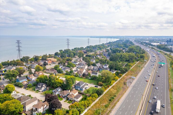 Property Photo:  10 Knapmans Drive  ON L8H 7E8 