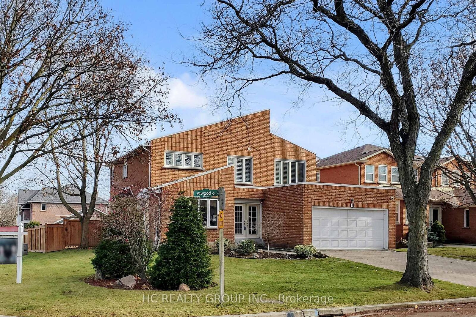 Property Photo: 1 Atwood Court ON L3T 6T4