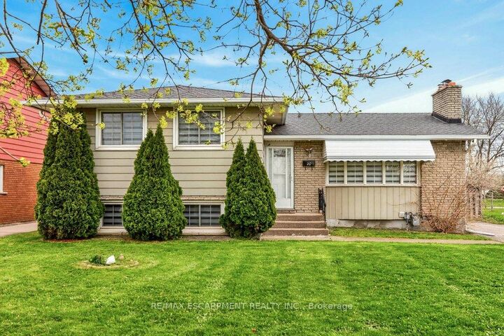 20 St. Charles Drive — photo 1