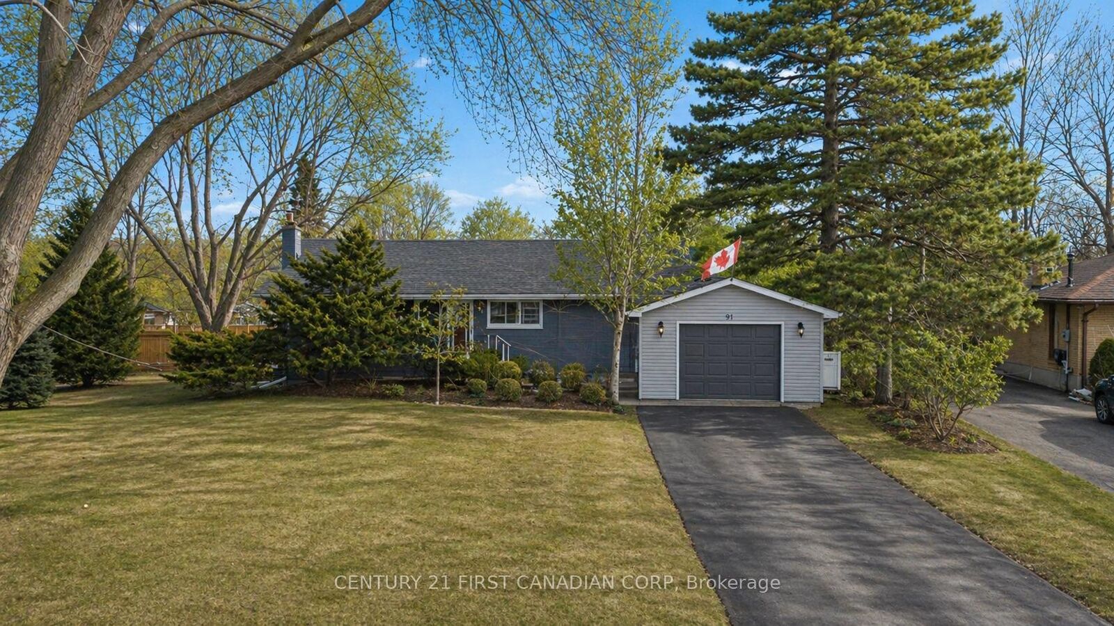 Property Photo: 91 Biscay Road ON N6H 3K8