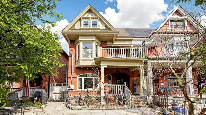Photo de la propriété:  26 Macdonell Avenue  ON M6R 2A2 