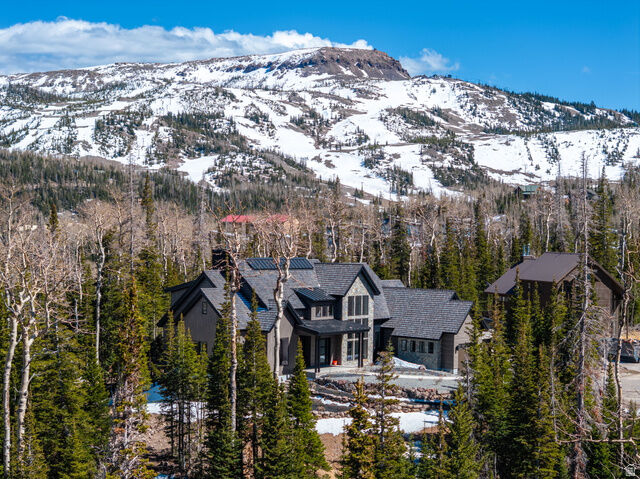 Property Photo:  423 W Bluebell Ct  UT 84719 