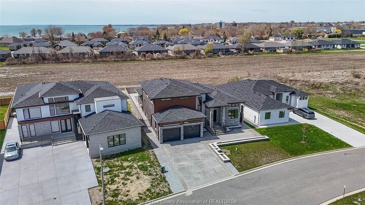 Property Photo: 9 Cypress Pointe ON N8H 0C7