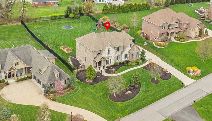 Property Photo:  332 Braeburn Drive  PA 15317 