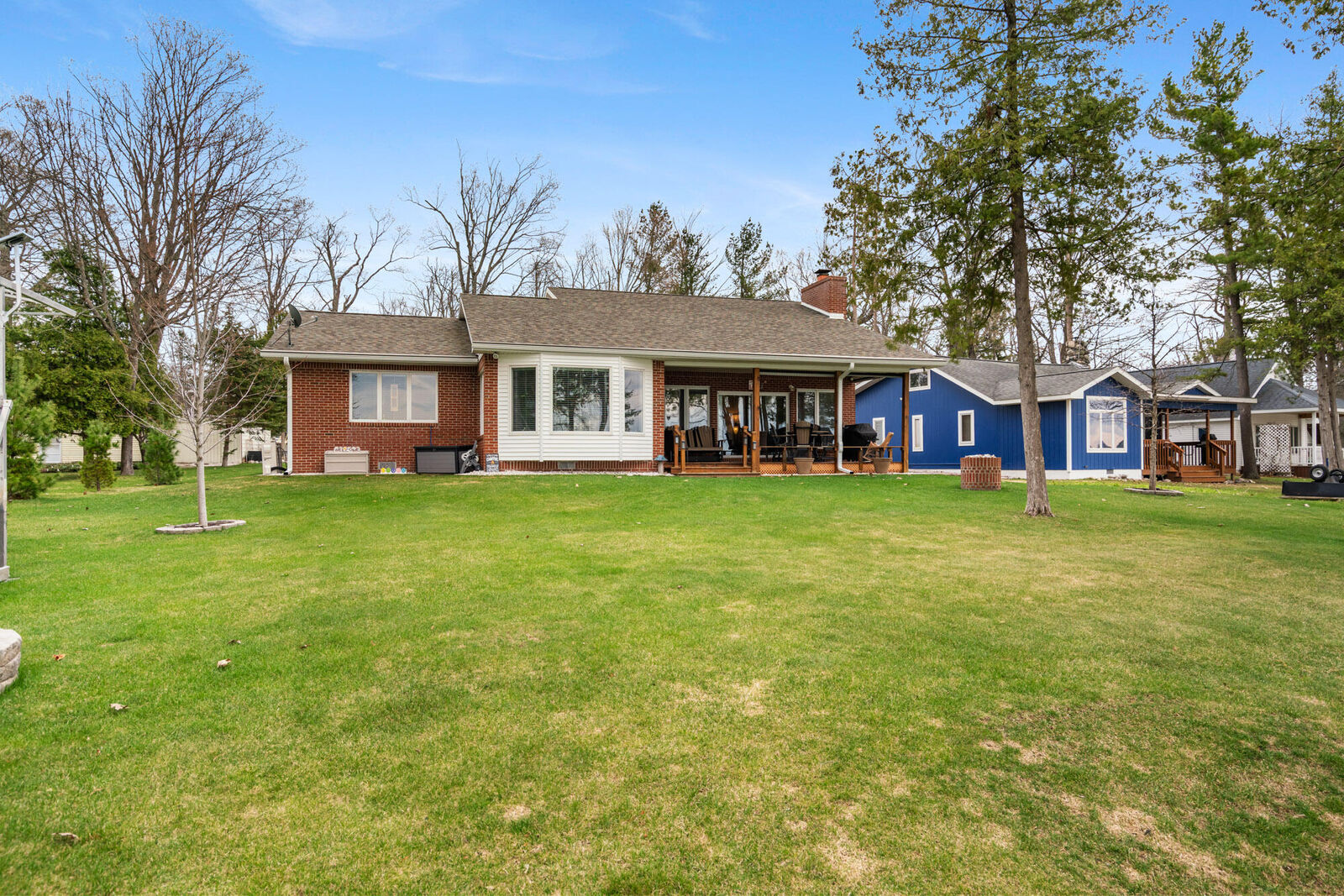 Property Photo:  516 W Shoreview Lane  MI 49749 