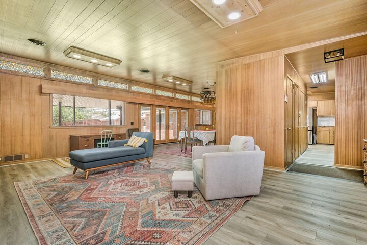 Property Photo:  1018 S Bryan Street  TX 79102-1306 