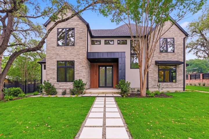 Property Photo:  2605 Forest Bend Drive  TX 78704 