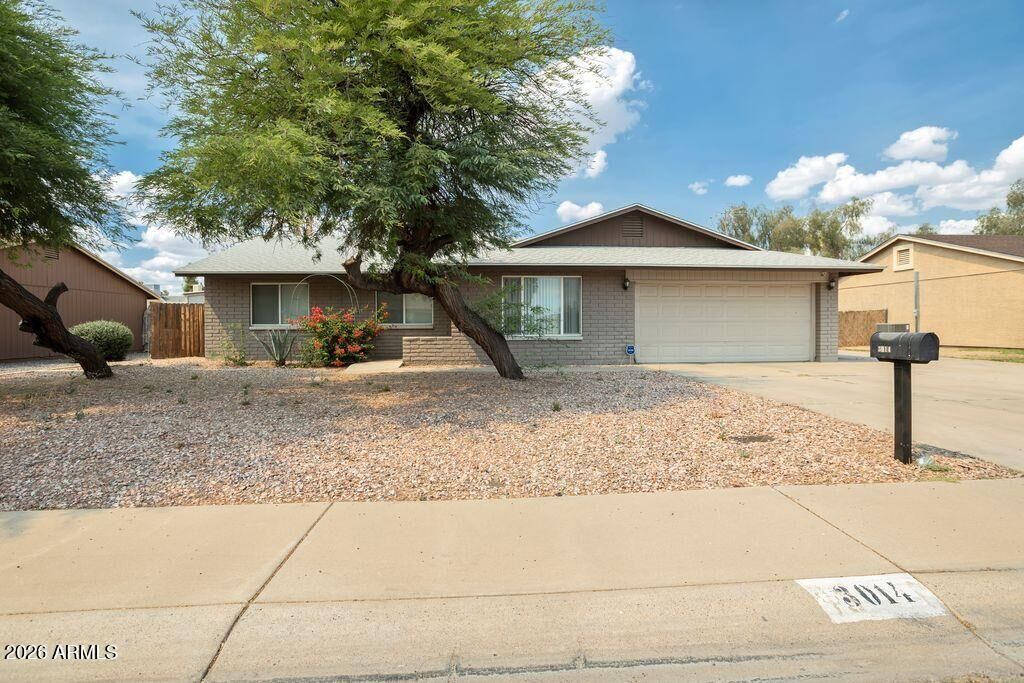 Property Photo:  3014 W Angela Drive  AZ 85053 