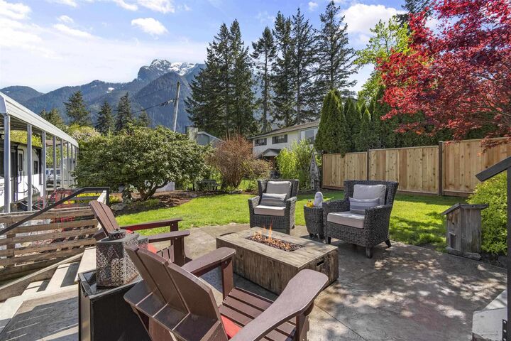 Property Photo: 650 Park Street BC V0X 1L0