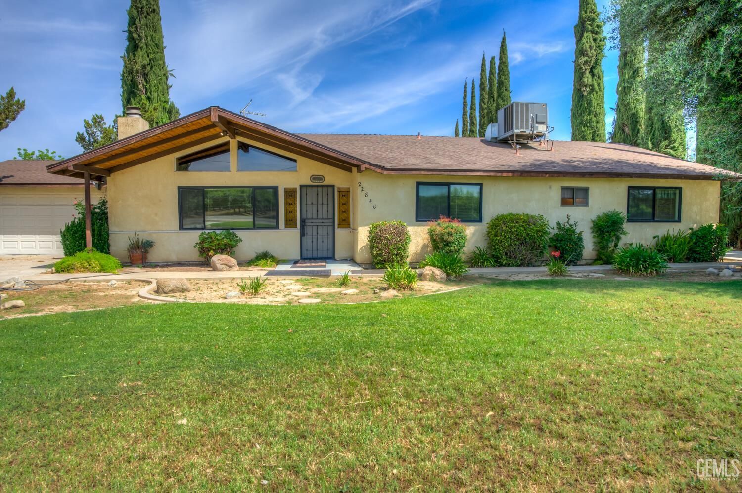 Property Photo: 22840 Sidding Road CA 93314