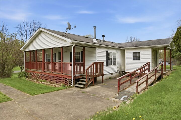 Property Photo:  823 Glover Road  NY 14433 