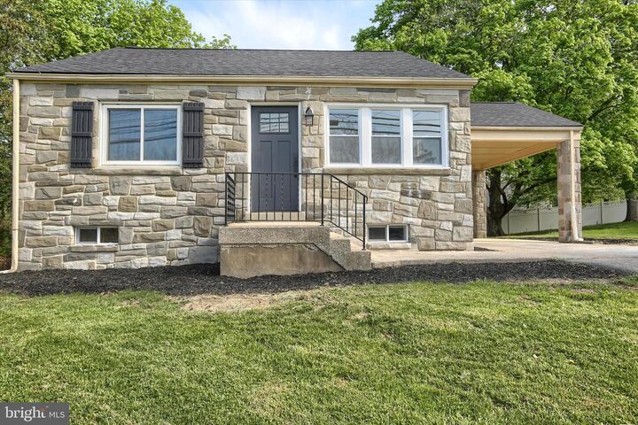 Property Photo: 2400 Linglestown Road PA 17110