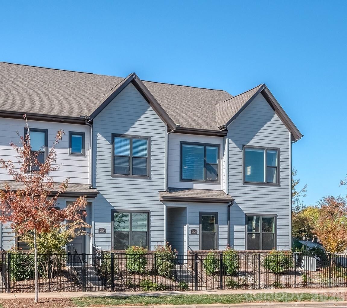 Property Photo:  5862 Ardrey Kell Road  NC 28277 