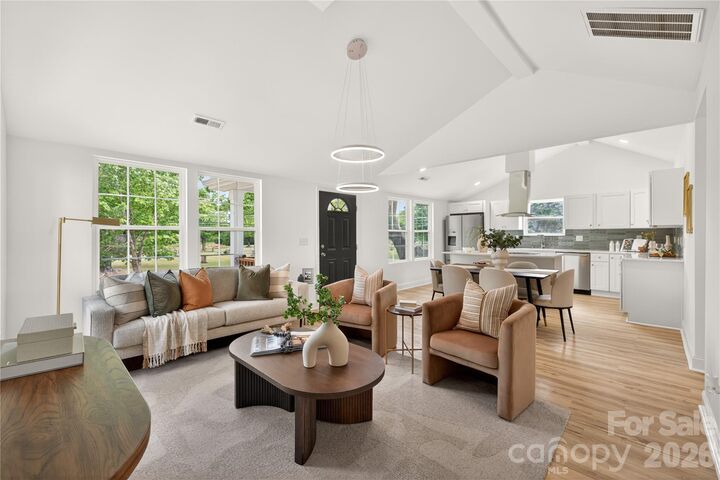 Property Photo:  622 W Catawba Avenue  NC 28120 