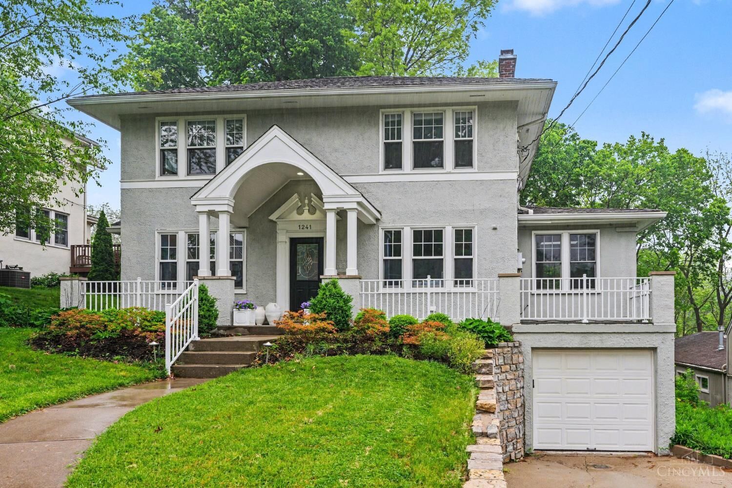 Property Photo: 1241 Paddock Hills Avenue OH 45229