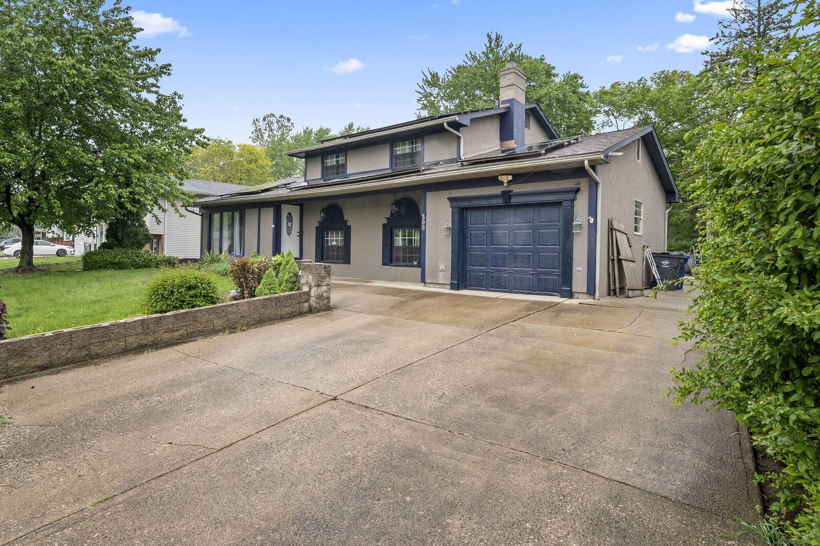 Property Photo:  300 Dunbarton Road  OH 43230 