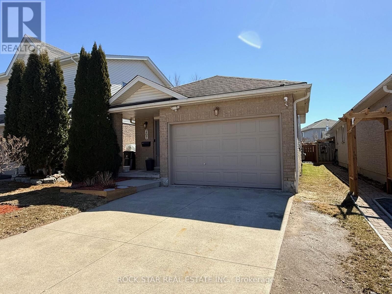 Property Photo:  267 Grey Fox Drive  ON N2E 3N8 